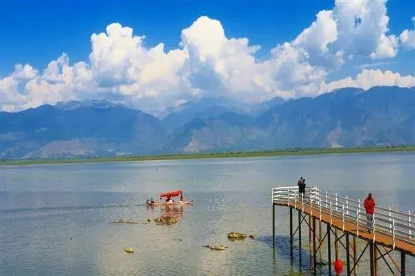 Watlab pier into Wular Lake