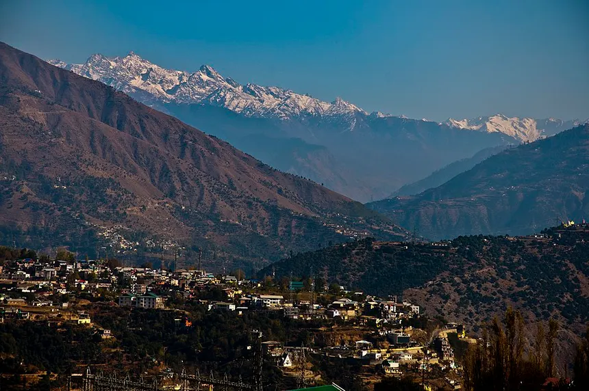 Doda township and snow peaks
